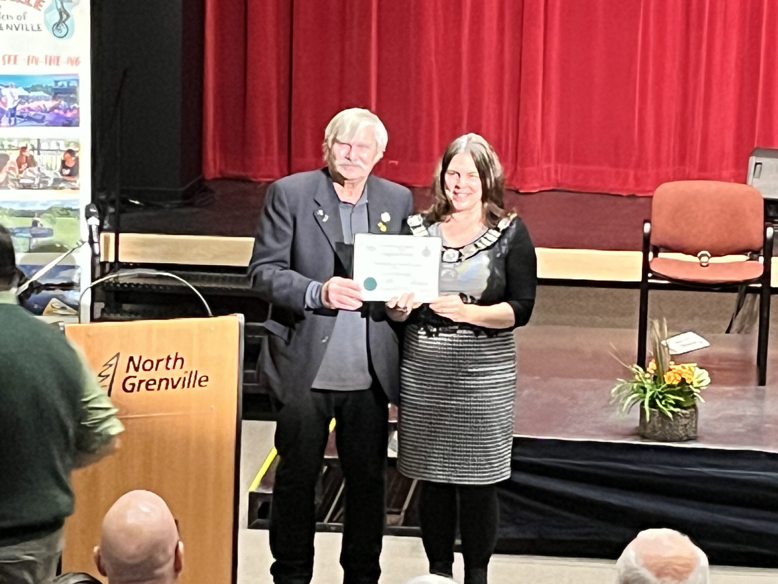 Deputy Mayor Wynands presenting North Grenville Mayor with congratulatory certificate